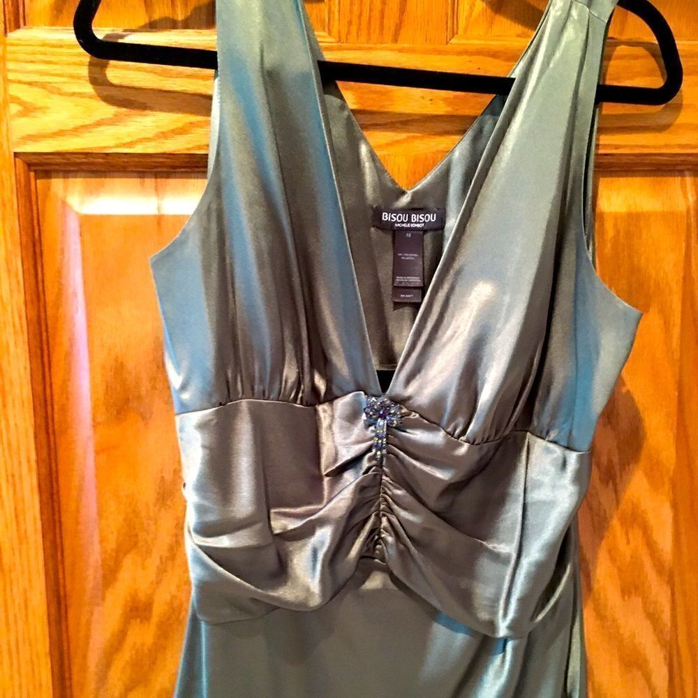 NWOT Bisou Bisou Silky Ruched Top